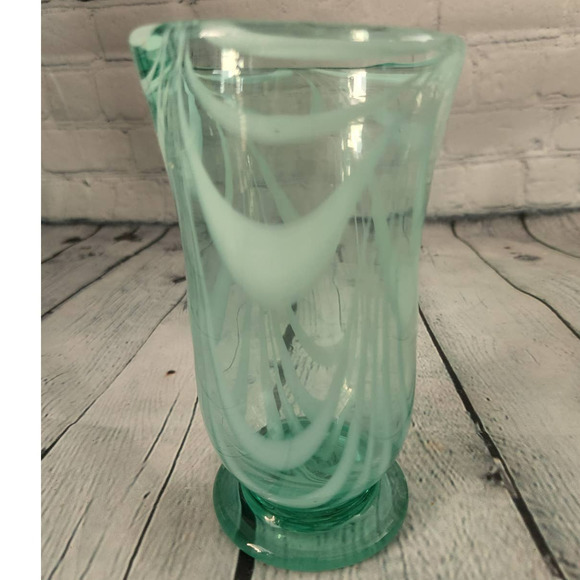 Hand Blown Glass‎ Vase/Glass 6.5” Green Swirls MMA - Picture 2 of 7